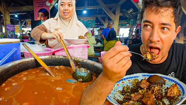 'Video thumbnail for Indonesian STREET FOOD in Yogyakarta  Pasar Ngasem Jogja’s #1 Food Market!!'