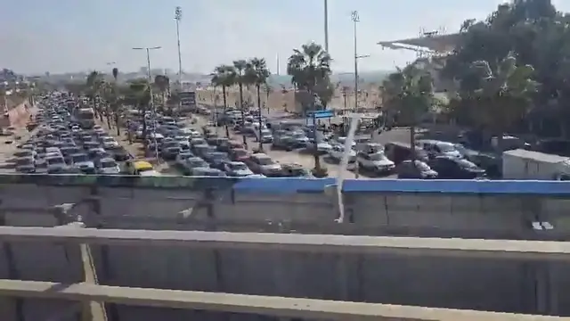 Video thumbnail for Lebanon: Heavy displacement movement from Sidon towards Beirut.