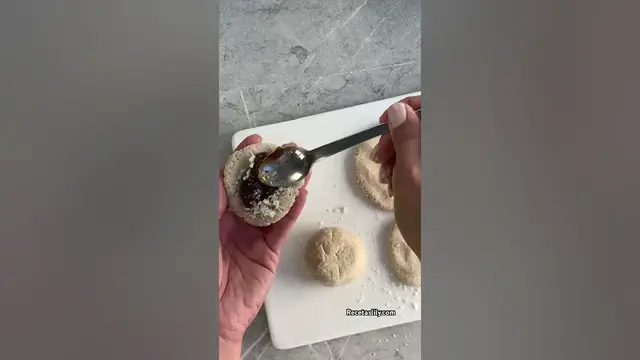 'Video thumbnail for Pan de avena rellenos con 4 ingredientes'