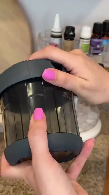 Video thumbnail for Day 6 of Decluttering Before We Move-Medicine Cabinet Declutter and Organization _decluttering(720P_HD)