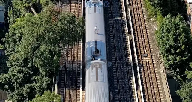 Video thumbnail for NYPD drones help catch Brooklyn teen subway surfers
