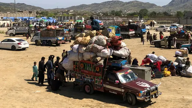 'Video thumbnail for Pakistan shuts Afghan refugee camps, deportations spark fears'