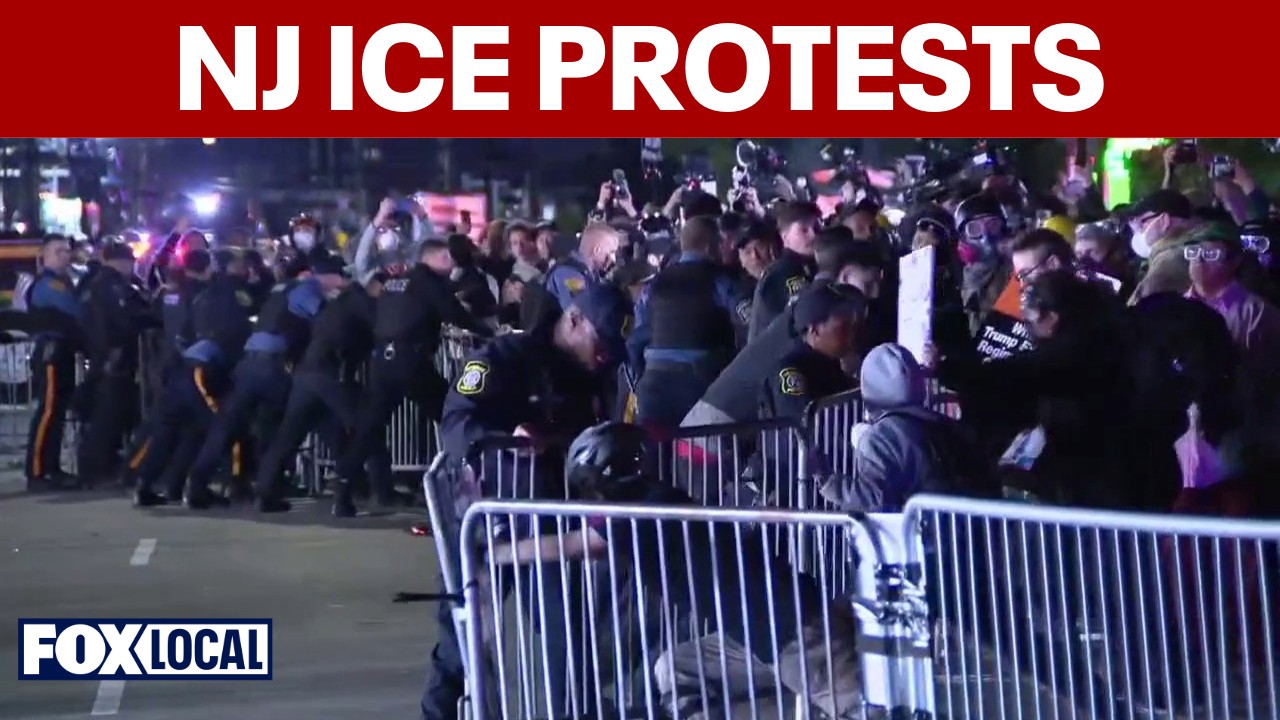 Video thumbnail for Anti-ICE protests continue outside Newark's Delaney Hall