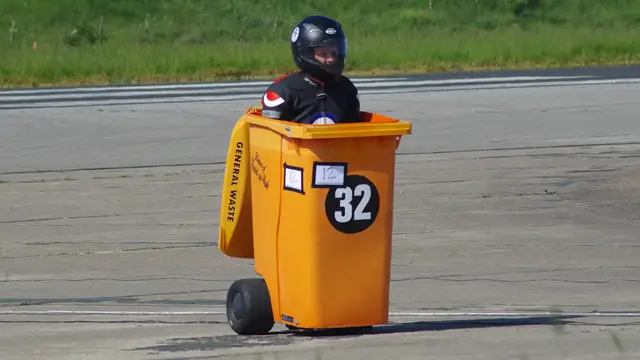 Video thumbnail for Fastest wheelie bin  88.344 km/h by Michael Wallhead