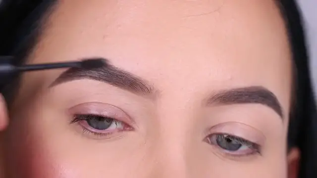 Video thumbnail for Soft Everyday Winged Liner Eye Look For Work / School or Any Occasion Makeup Tutorial