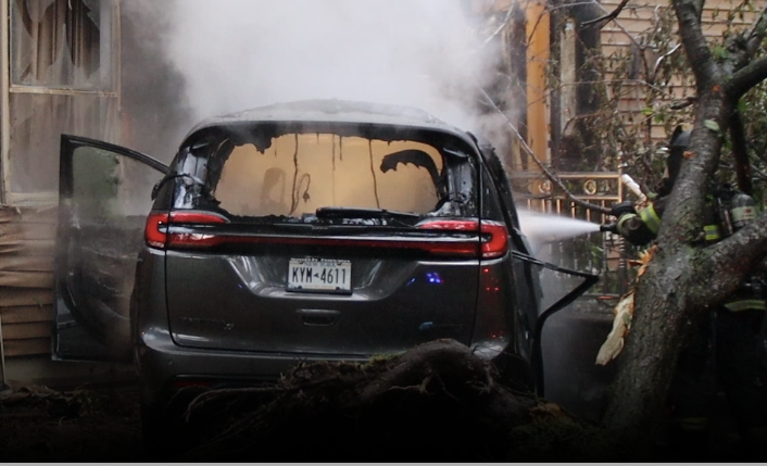 Video thumbnail for Minivan crashes into Dix Hills home, setting it on fire