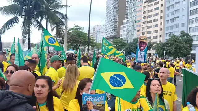 Video thumbnail for Brazil: Presidential candidate Flavio Bolsonaro speaks to supporters at Rio rally ahead of October election.