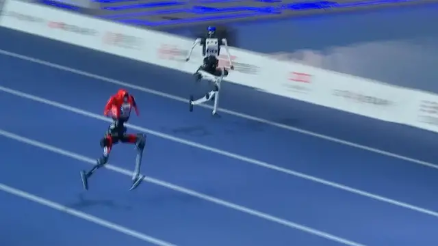 Video thumbnail for Chinese robot beats Usain Bolt's 100m world record at humanoid games