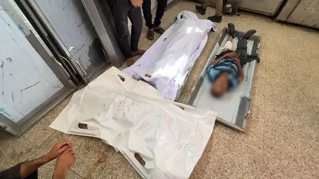 Video thumbnail for Israeli army kills 3 Palestinians, expands areas under occupation in central Gaza.