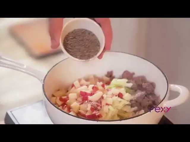 Video thumbnail for Irish Stew Pub Pies