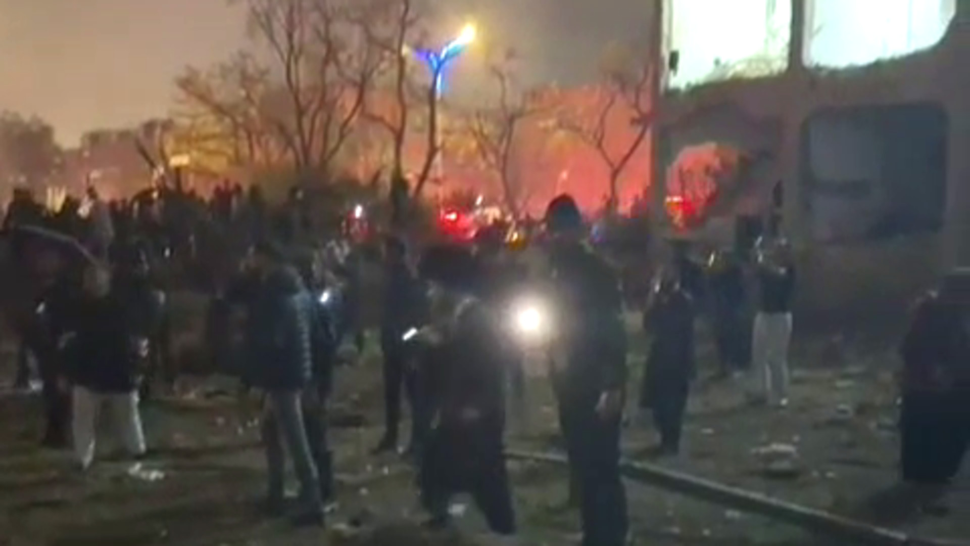 Video thumbnail for State of emergency declared as Iranian missile hits Arad in southern Israel