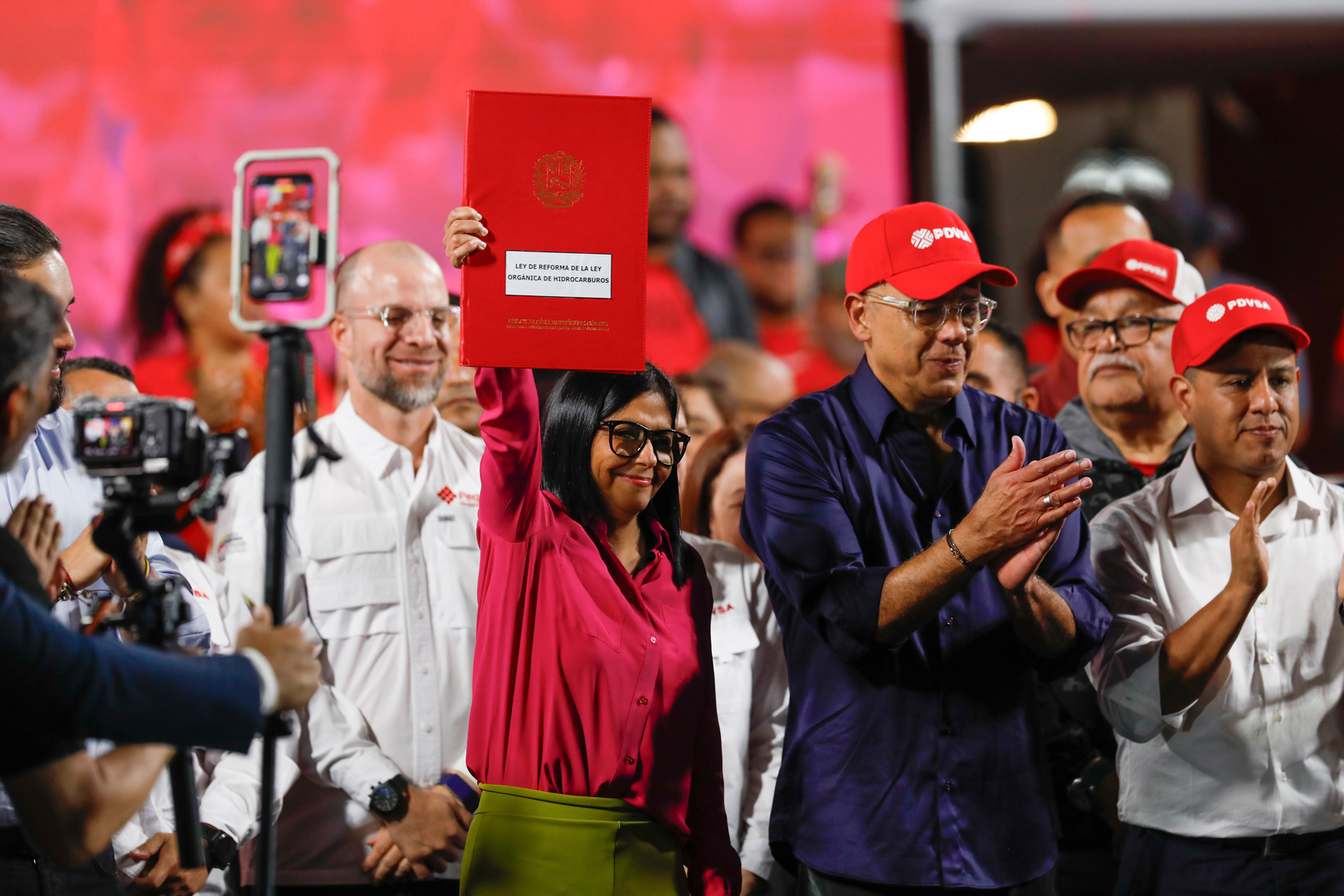 Video thumbnail for Venezuela oil industry reforms: Experts warn of long road ahead