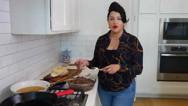 Video thumbnail for Easy Mexican Barbacoa recipe for Smothered Tacos   Instant pot beef Recipe(720P HD)