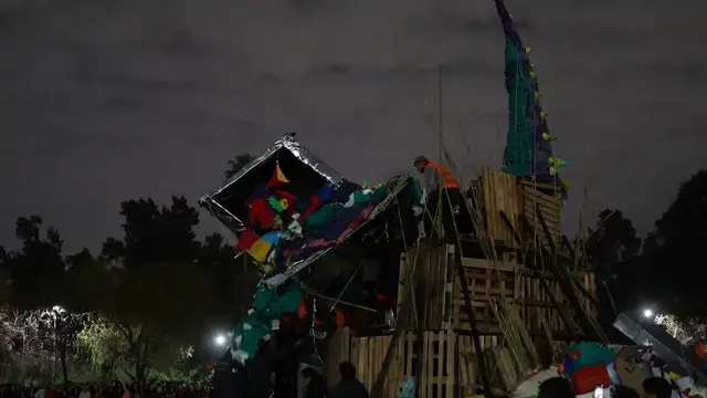 Video thumbnail for Argentina: Buenos Aires marks traditional San Pedro and San Pablo bonfire celebration.