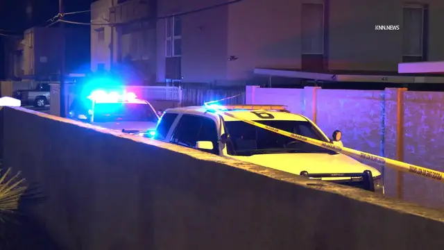 Video thumbnail for US, Phoenix: Phoenix Car Crashes Into Garage After Driver Shot And Killed.