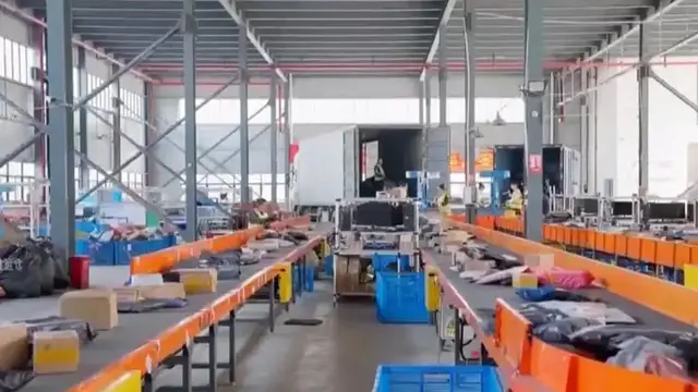 'Video thumbnail for US: Donald Trump warns tariffs coming for electronics'