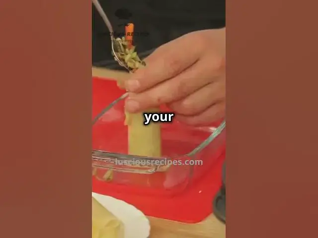 'Video thumbnail for Garlic Parmesan Stuffed Spaghetti Squash w Chicken & Spinach'