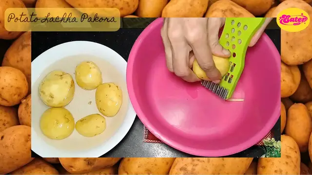 Video thumbnail for Cruncy and Delicious Potato Lachha Pakora Recipe