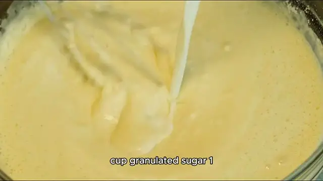 Video thumbnail for Strawberry Crunch Cheesecake Cones