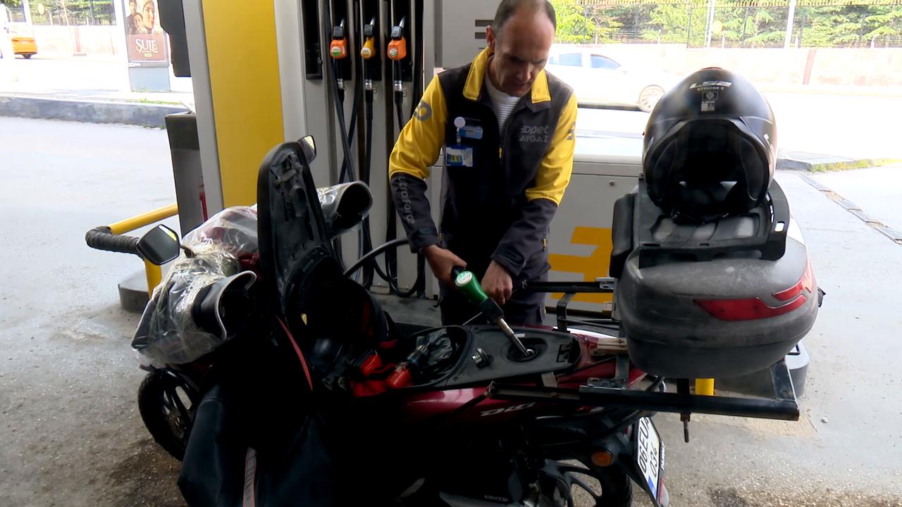 Video thumbnail for Turkey: Fuel prices drop in Ankara.