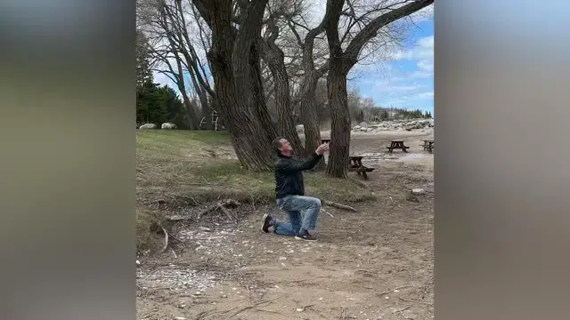 Video thumbnail for Fiancee's Dad Goes Undercover To Find Perfect Proposal Spot With Hilarious Results | Happily TV