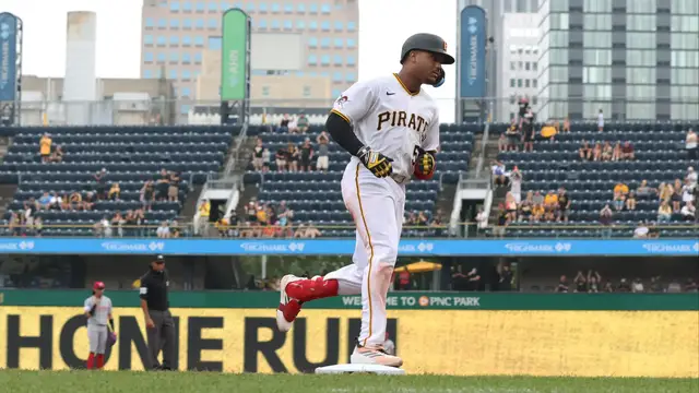 Video thumbnail for Esmerlyn Valdez's Impact on Pirates: An Exciting Update