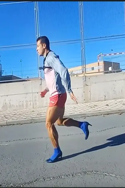 'Video thumbnail for Fastest 100m backwards in high heels - 16.55 seconds by Christian Rodriguez'