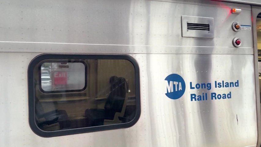 Video thumbnail for LIRR strike looms as contract talks go down to the wire