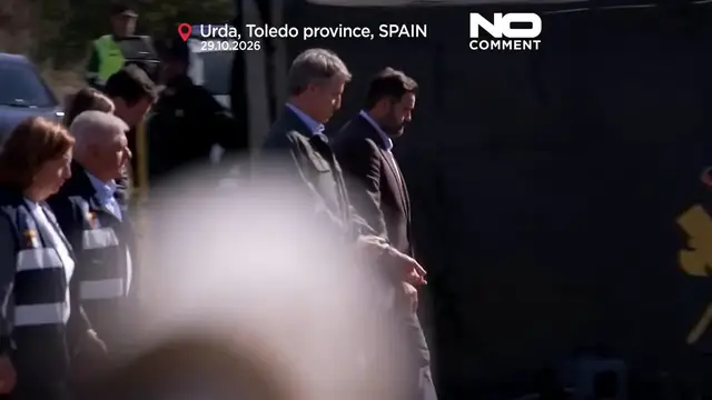Video thumbnail for Spain: minute of silence for train crash victims as king visits hospital