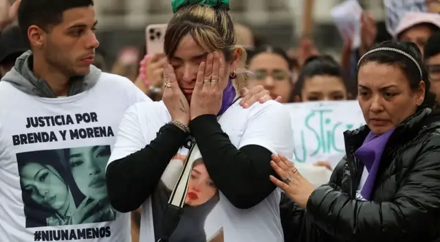 'Video thumbnail for Thousands protest livestreamed murder of 2 women, young girl in Argentina'