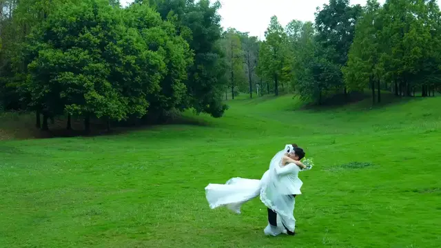 Video thumbnail for Groom Trips Carrying Bride During Wedding Photoshoot in Sichuan