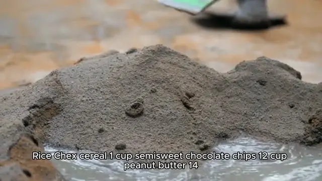 Video thumbnail for Muddy Buddies Recipe