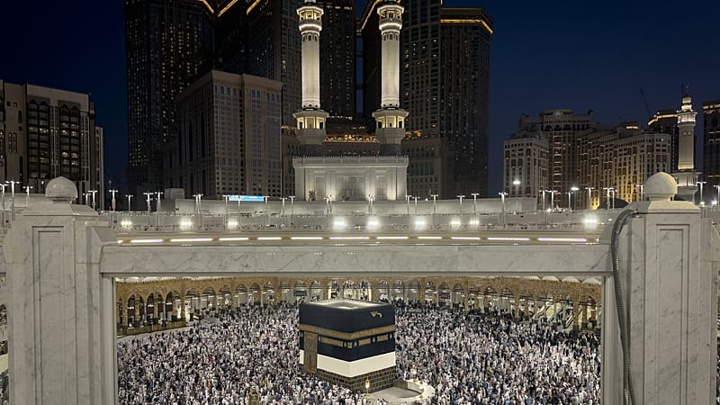 Video thumbnail for Muslims conclude final ritual of Hajj pilgrimage in Saudi Arabia