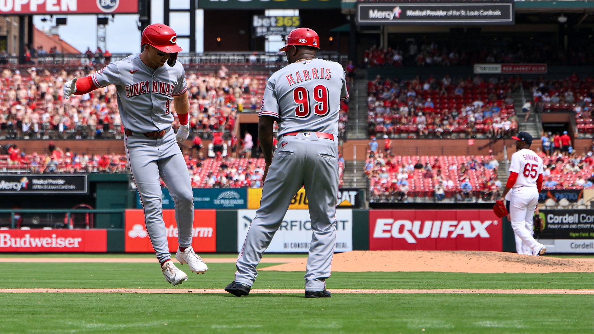 Video thumbnail for Is It Time to Eulogize the Cincinnati Reds' NL Central Chances?