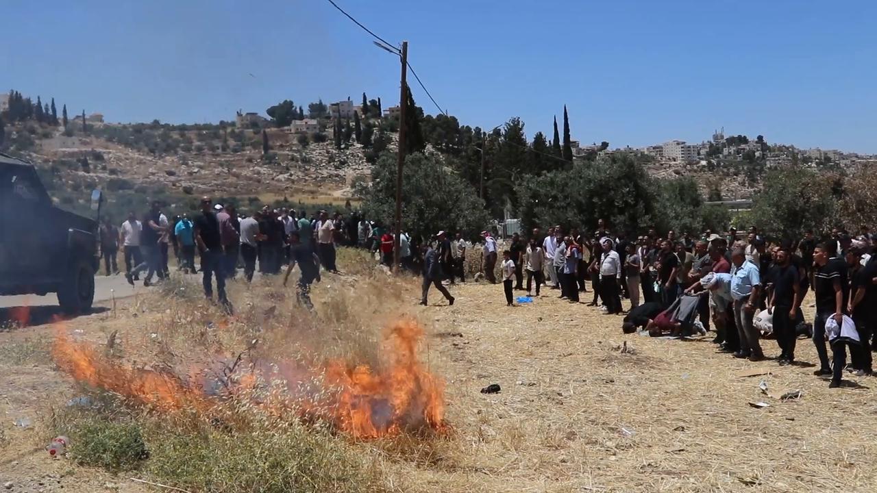 Video thumbnail for Idhna Palestinians Face Israeli Forces.