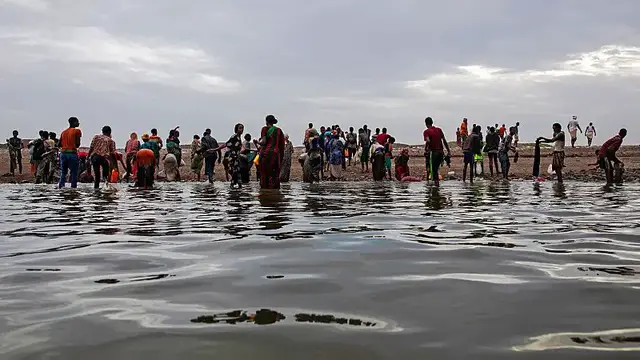 'Video thumbnail for "Week of hell at sea": 7 Ethiopian migrants die on boat to Yemen'