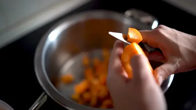 Video thumbnail for Fresh Peach Cobbler Recipes