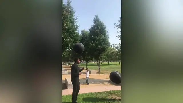 Video thumbnail for Gender Reveal Goes Wrong As Balloon Flies Away | Happily TV