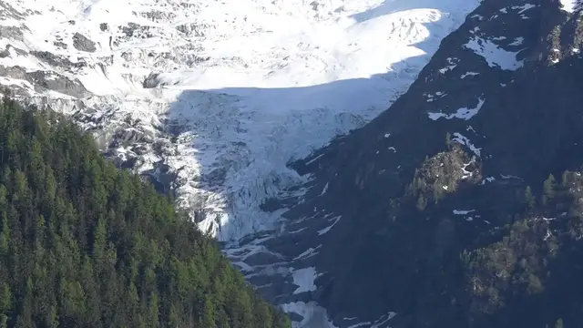 Video thumbnail for Switzerland: Swiss glaciers to lose all winter snow reserves by June as heat waves accelerate melting.
