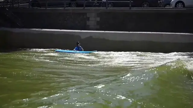 Video thumbnail for Caribbean Netherlands: Crowds flock to canals, recreational areas during warm weather in Netherlands.