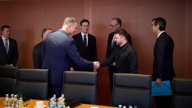 Video thumbnail for Ukraine peace talks intensify as EU debates use of frozen Russian assets