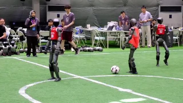 Video thumbnail for Int'l robot soccer teams gear up for upcoming 2nd World Humanoid Robot Games.