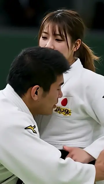 'Video thumbnail for 後輩にアドバイスする柔道家#ai #athlete #美女 #judo #sports'