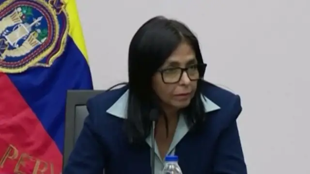 Video thumbnail for Venezuela's acting president meets cabinet ministers
