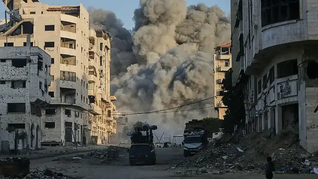 'Video thumbnail for Hamas denies receiving new Gaza ceasefire proposal ahead of Trump-Netanyahu meeting'