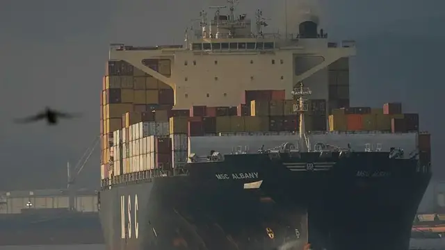 'Video thumbnail for Global shipping faces fragility as trade, political tensions rise - UN'