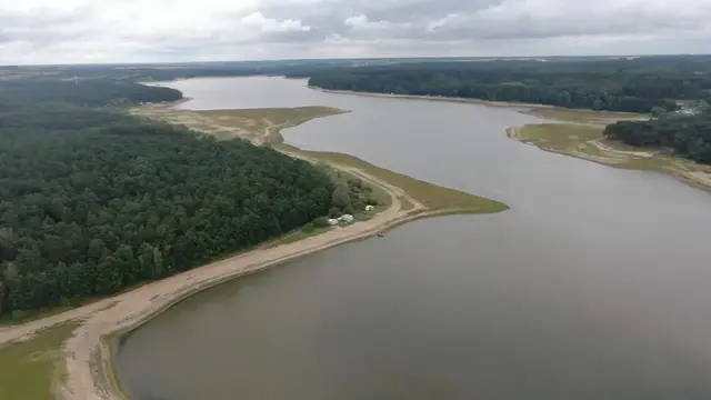 Video thumbnail for Poland: DRONE - Drought lowers water levels across Poland as dry conditions worsen.