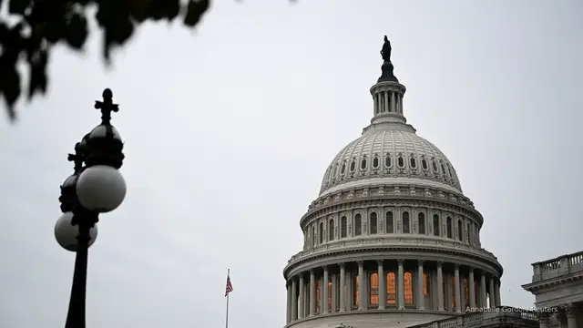 'Video thumbnail for Shutdown showdown: Midnight deadline nears with no deal to fund government'