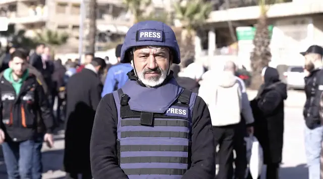 Video thumbnail for Kamikaze drones strike Aleppo as fighting spreads