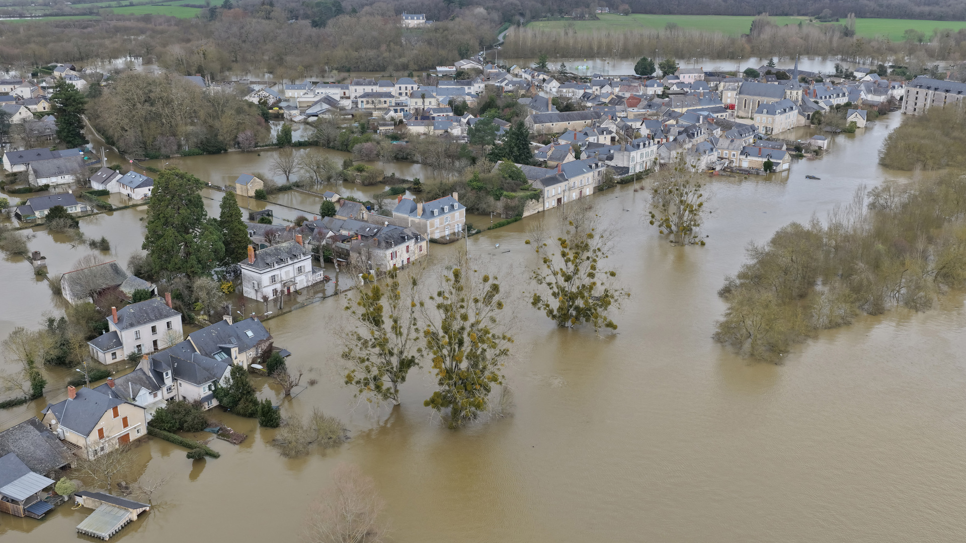 Video thumbnail for More than 37 days of heavy rain brings disastrous flooding to France